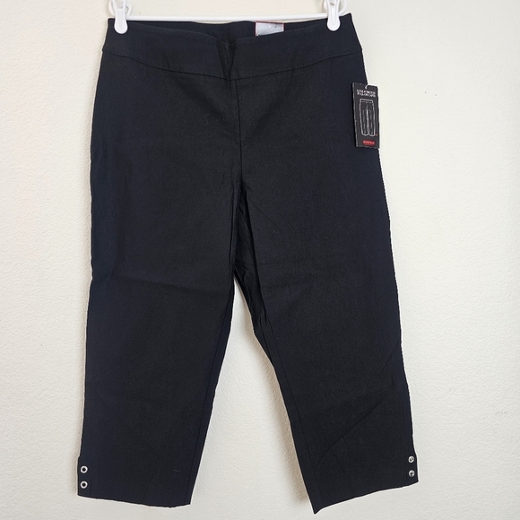 AVENUE Luxe Stretch Gracie Eyelet Capri - Picture 5 of 13